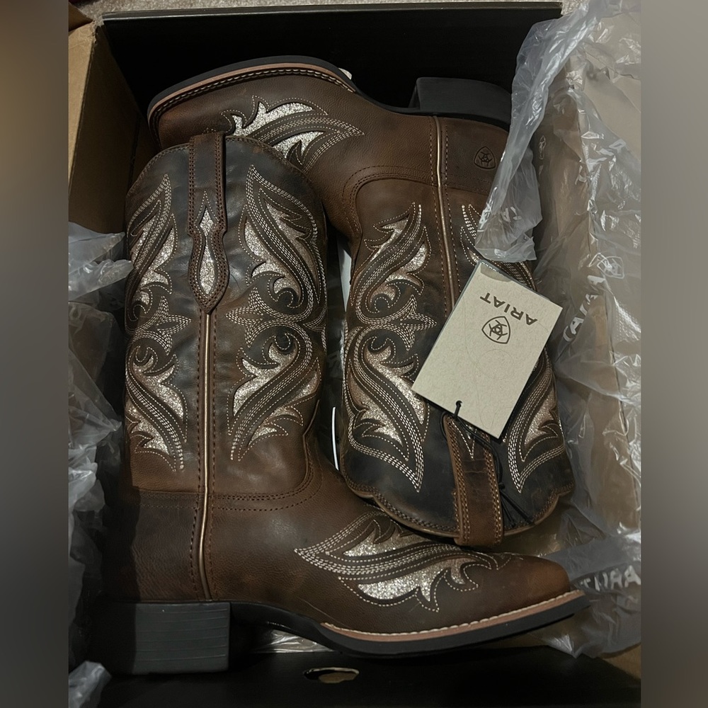 Brand New Ariat Cowboy boots, woman’s size 8.5. - Picture 7 of 10